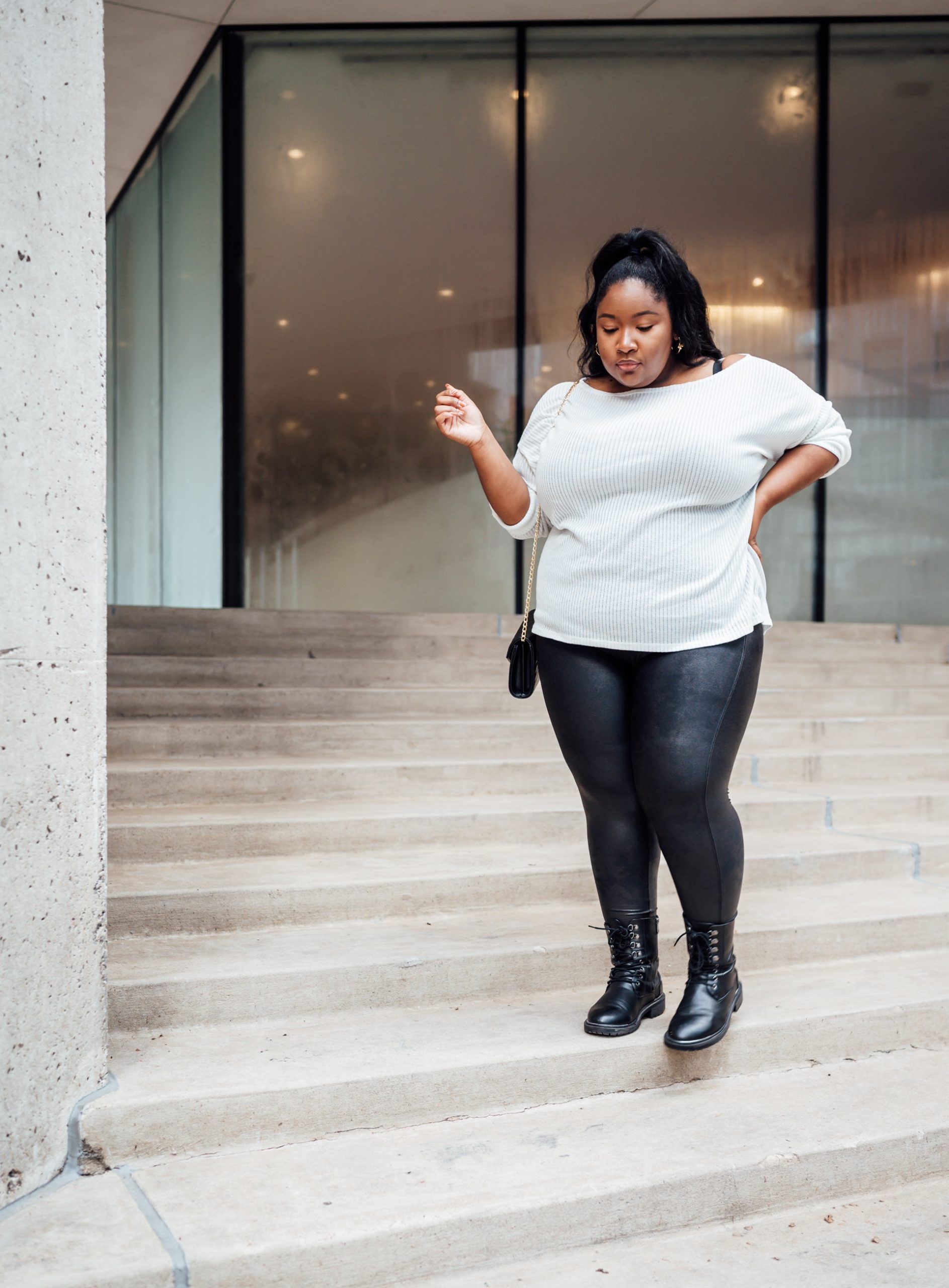 Plus Size Guide Faux Leggings - From Head Curve