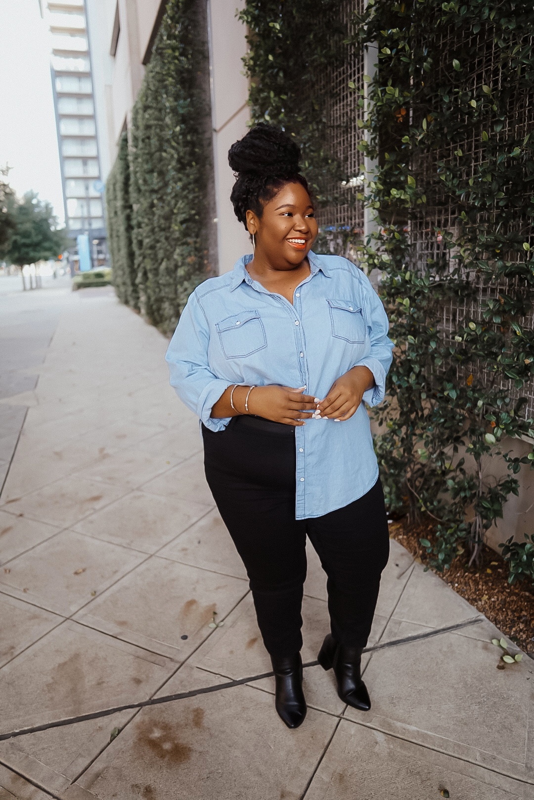 6 Fall Outfit Ideas Worn by a real Plus Size Woman! From Head To Curve